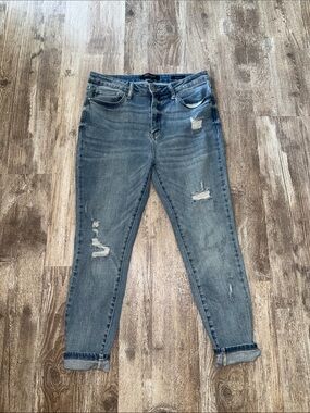 Judy Blue Medium Wash Distressed Boyfriend Jeans